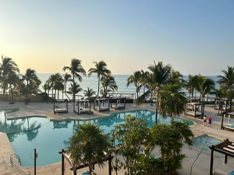 Pool Akumal Bay Beach & Wellness Resort