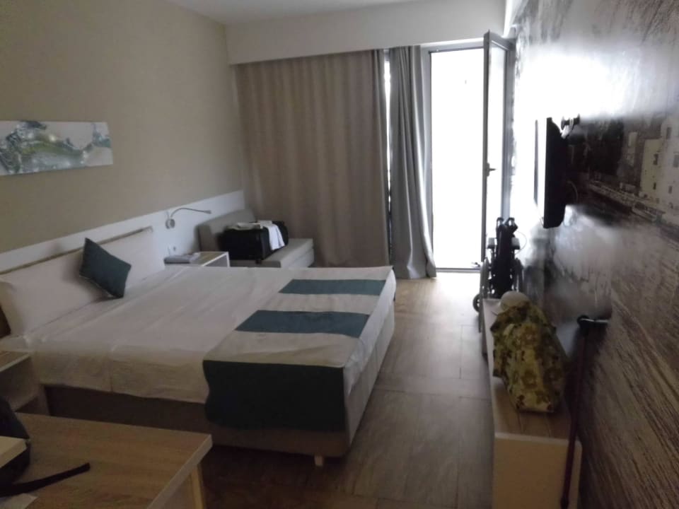 Blick ins Zimmer Carine Hotel Delfin