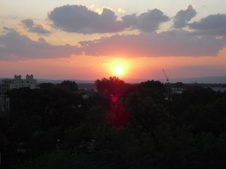 Sonnenuntergang Landseite Hotel Glarus Beach