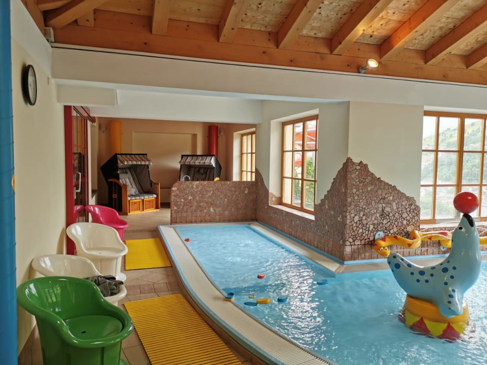 Pool Familienresort Ellmauhof – das echte All Inclusive