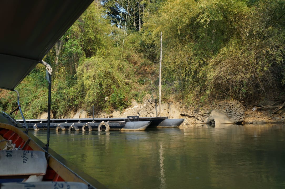 Blick bei Ankunft Home Phutoey River Kwai Resort