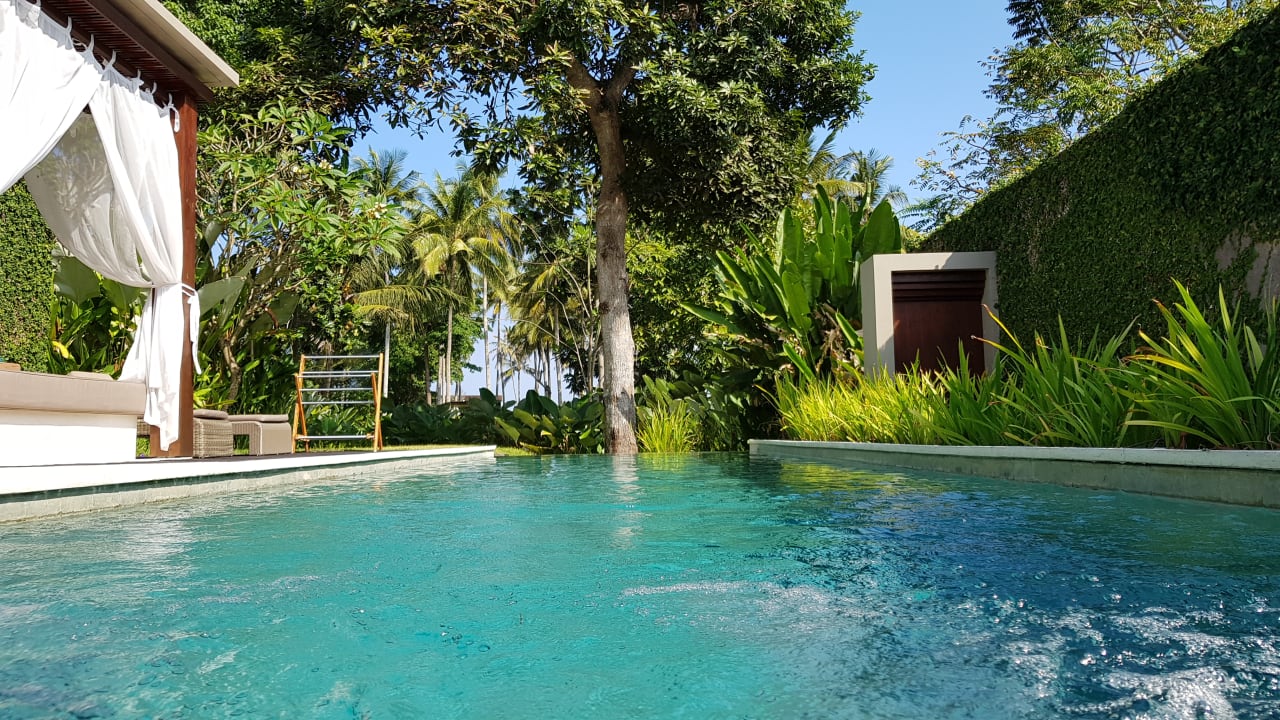 Zimmer Candi Beach Resort and Spa