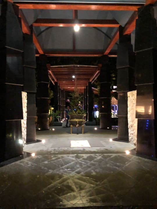 Lobby Peace Laguna Resort and Spa