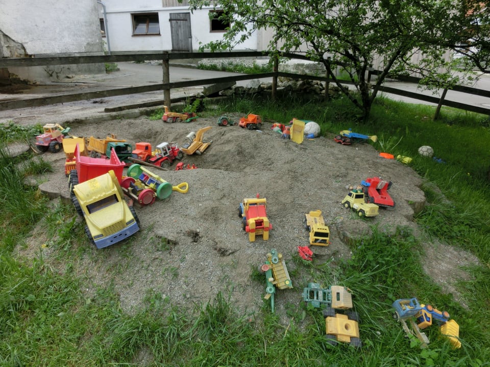 Friedhof der Spielzeuge Ferienhof Martin