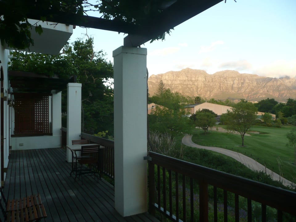 Blick vom Zimmer auf die Berge Three Cities Kleine Zalze Lodge