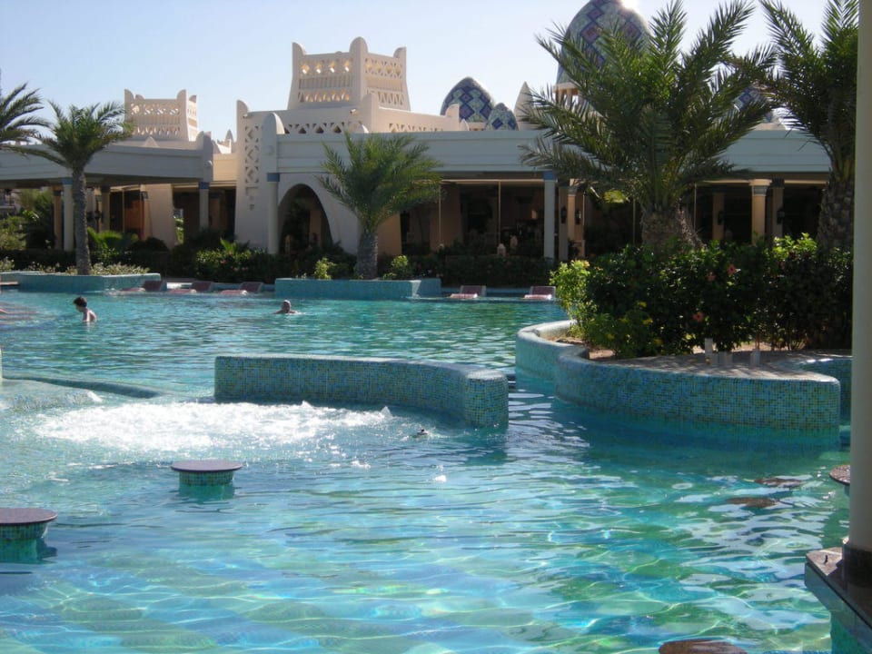 Schöner Pool Hotel Riu Karamboa