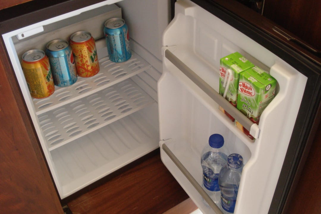 Die "volle" Minibar auf dem Zimmer Shams Prestige Abu Soma-Adults Only