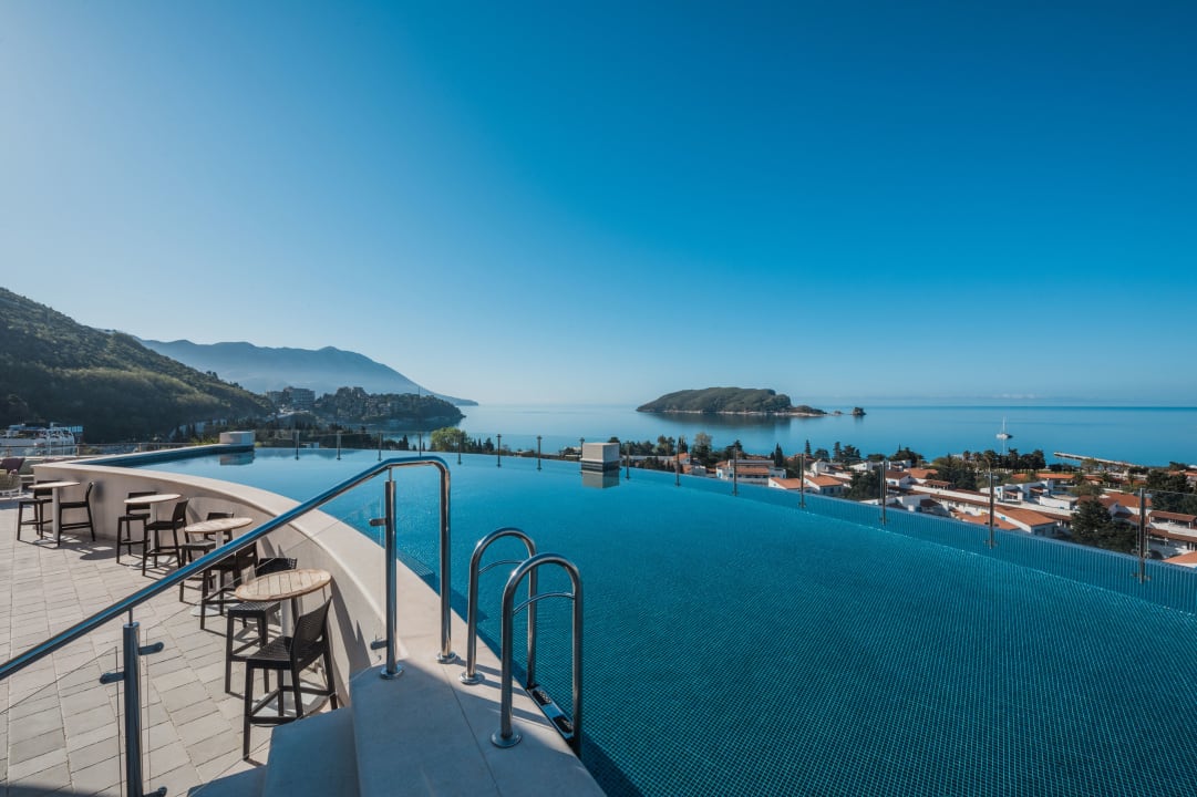 Pool Iberostar Waves Slavija