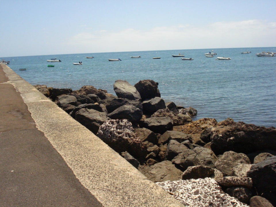Am Ende der Bucht (linker Hand) R2 Bahía Playa Design Hotel & Spa - Adults Only