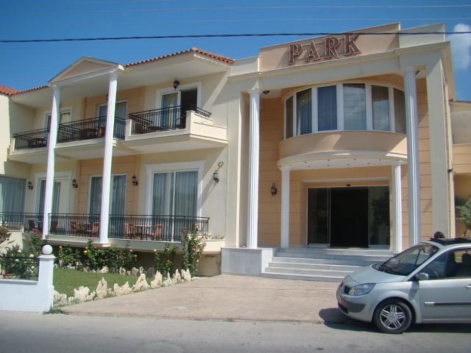 Main entrance Park Hotel