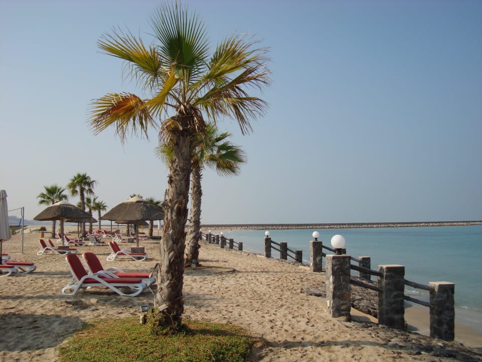 600 m langer Strand The Cove Rotana Resort