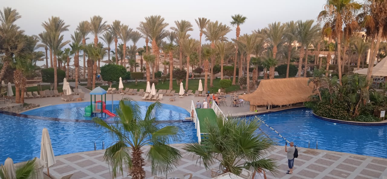 Pool Brayka Bay Resort