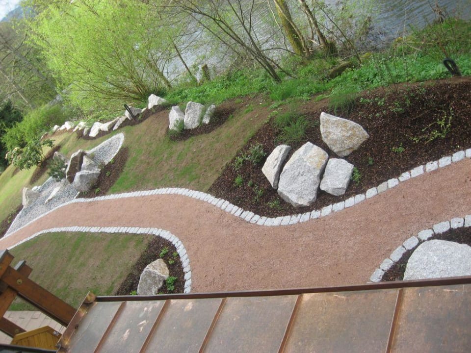 Aussicht vom Zimmer zum Garten Hotel Sonne