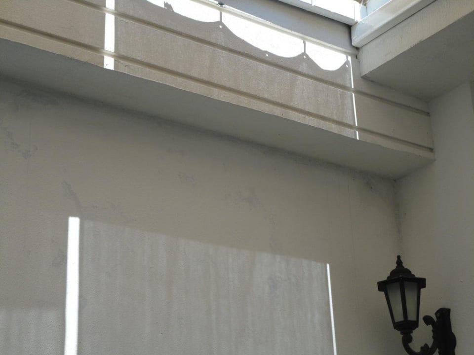 Stan budynku przy basenie Alba Queen Hotel