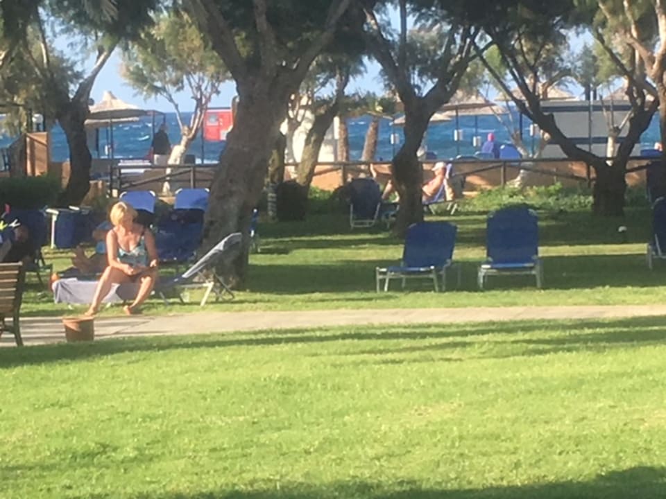 Gartenanlage Anissa Beach & Village