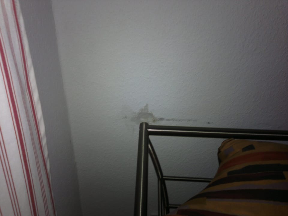 Loch links  Apartments Damaschke