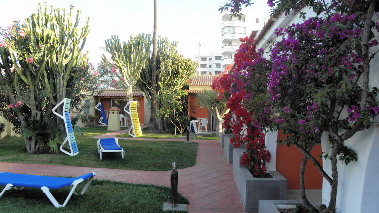 Umgebung der Bungalows HL Miraflor Suites Hotel