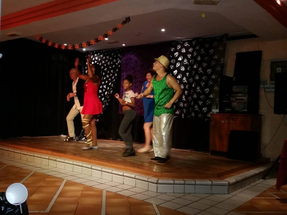 Abendliches Animationsprogramm Caleta Garden