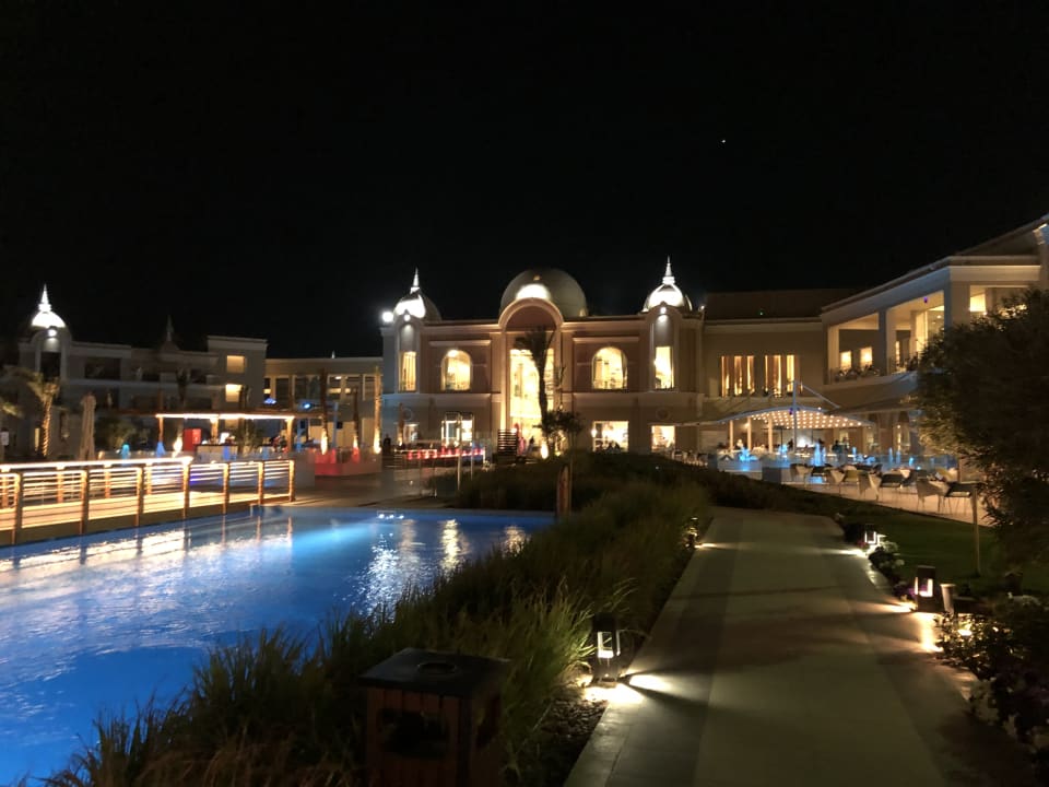 Pool Titanic Royal