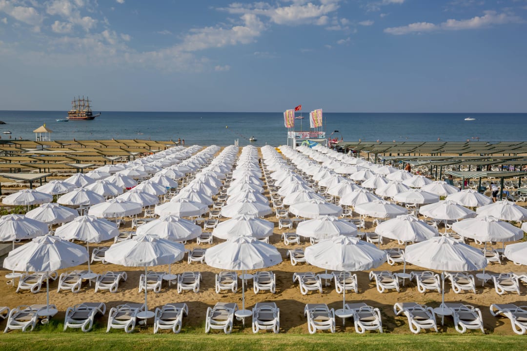 Strand Side Sunport Hotel & Spa