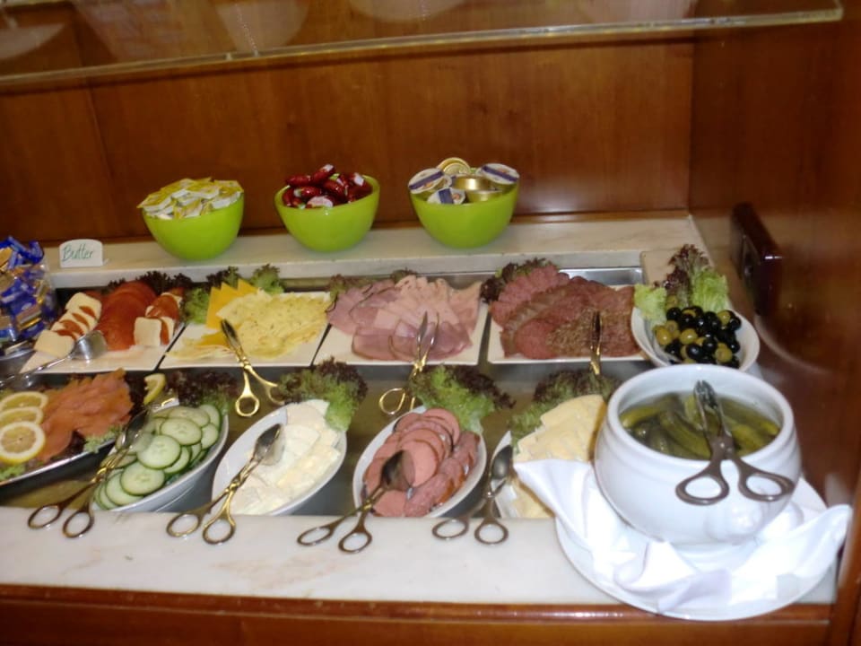 Frühstücksbuffet Hotel Metropol by Maier Privathotels