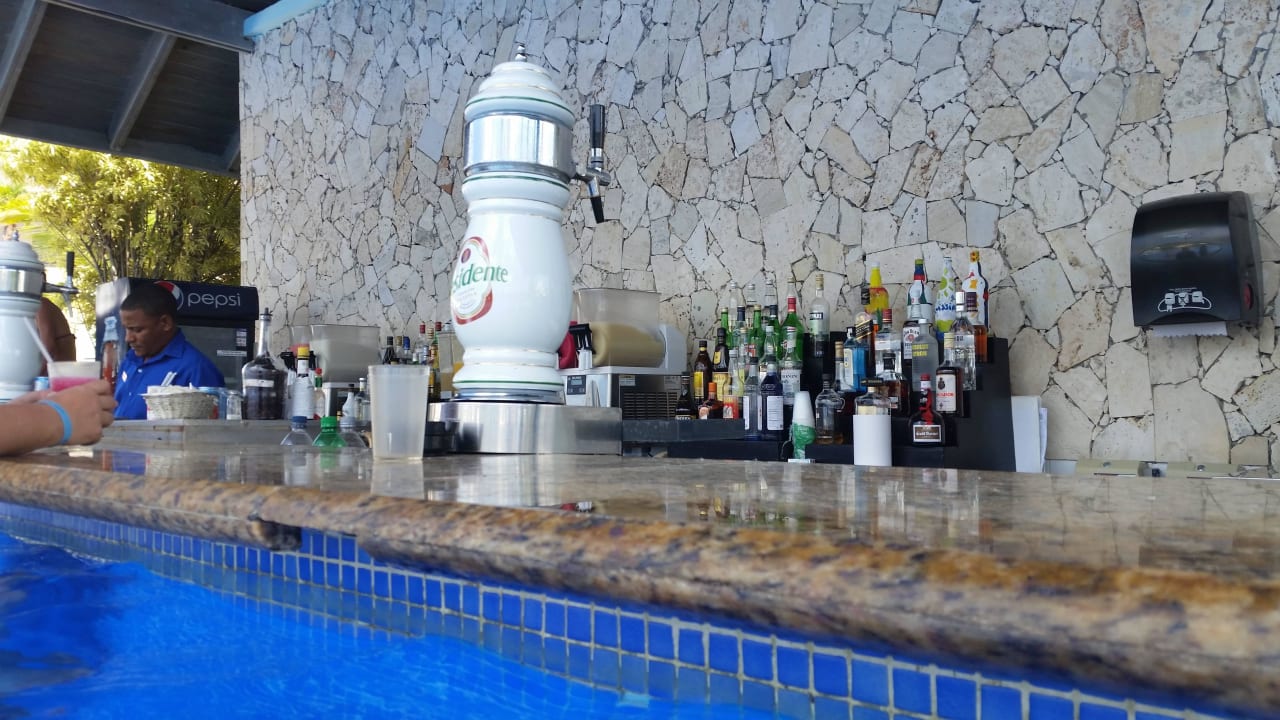 Poolbar Ocean Blue & Sand