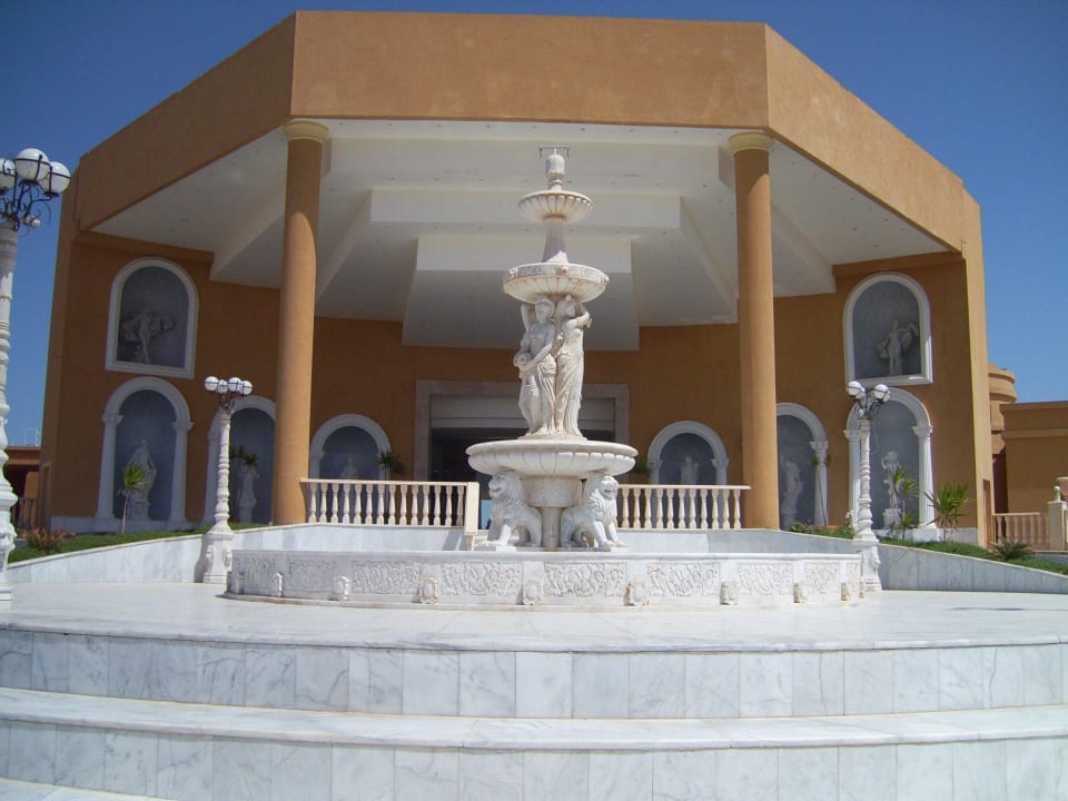 Haupteingang Hotel Titanic Palace