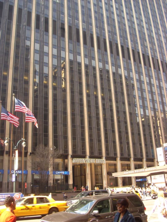 Madison Square Garden direkt gegenüber New York's Hotel Pennsylvania