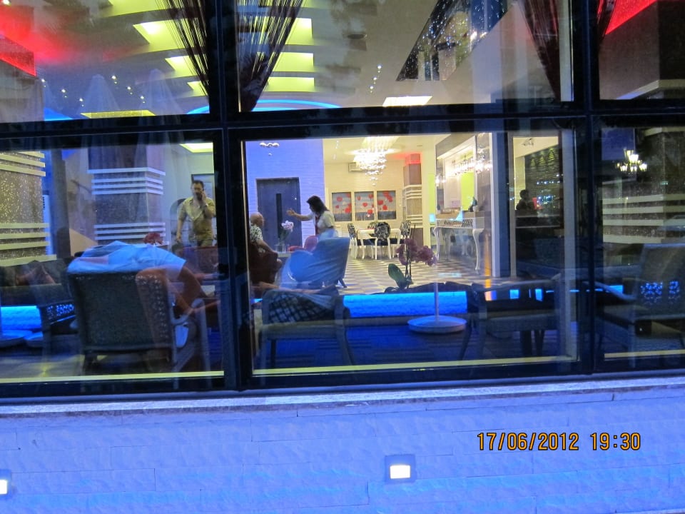 Longe und Rezeption Hatipoglu Beach Hotel