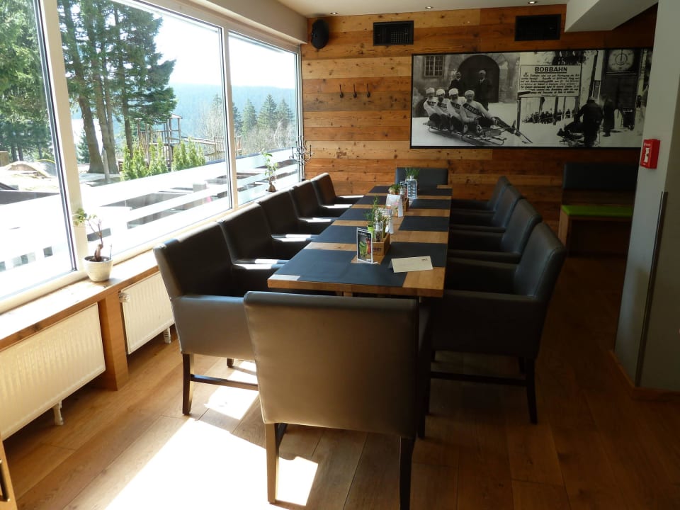 Sitzmöglichkeit in der Thüringer Stube AHORN Panorama Hotel Oberhof