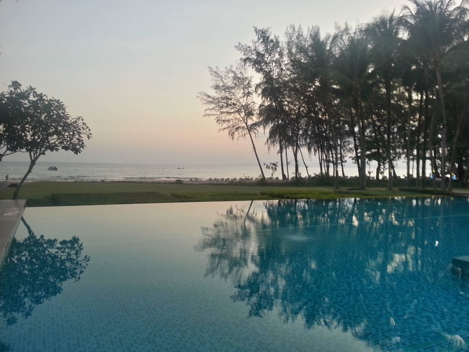 Pool Dusit Thani Krabi Beach Resort