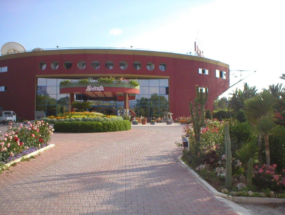 Vstup do hotelu Botanik Hotel & Resort