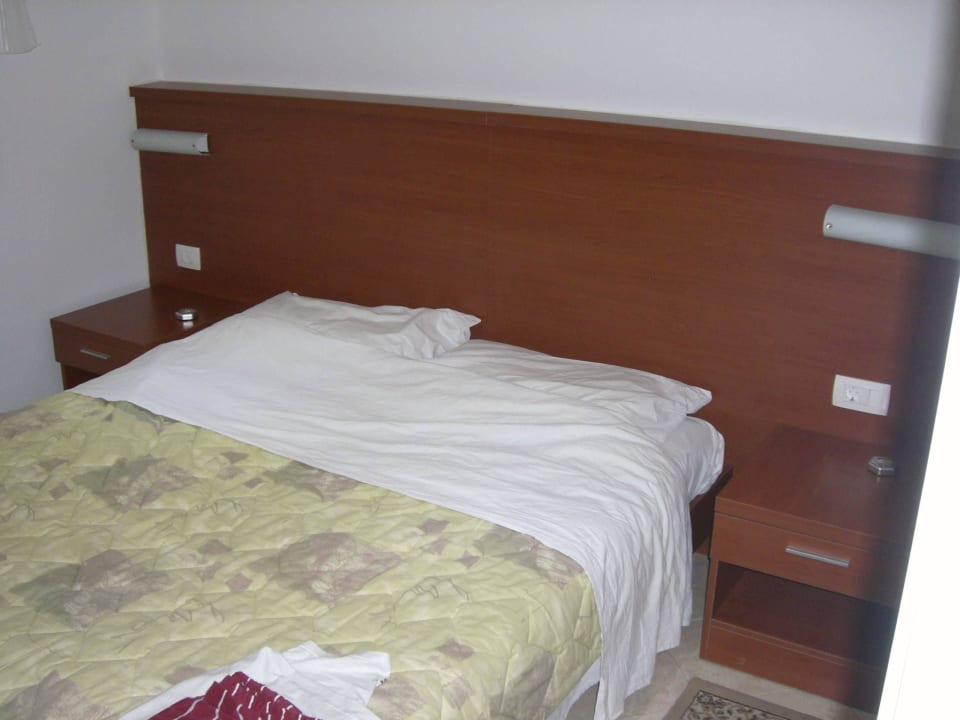 ...das Schlafzimmer... Oliva Camping - Maslinica Resort