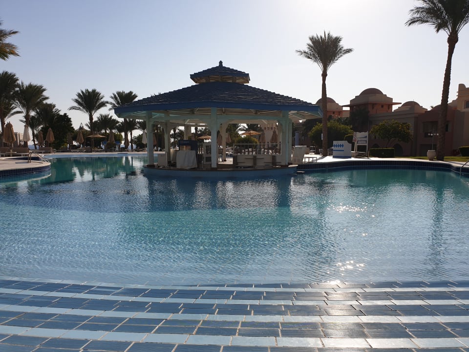 Pool Serenity Alpha Beach