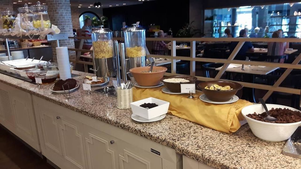 Frühstück alltoura Club Hotel Porto Angeli Beach Resort