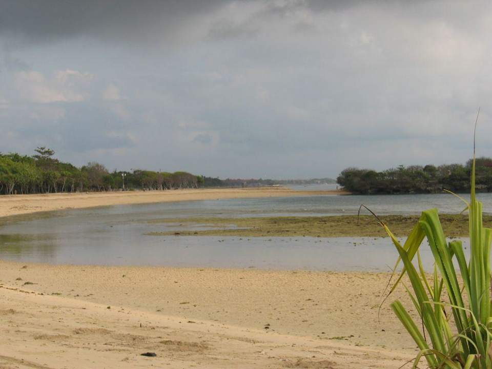 Strandabschnitt rechts vom Hotel Paradisus by Melia Bali