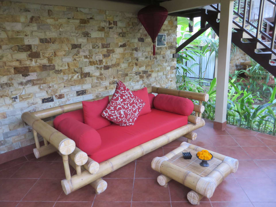 Terrasse unter Zimmer / Bungalow Segara Village Hotel