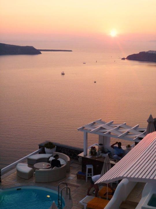 Sonnenuntergang am Pool Hotel Tholos Resort