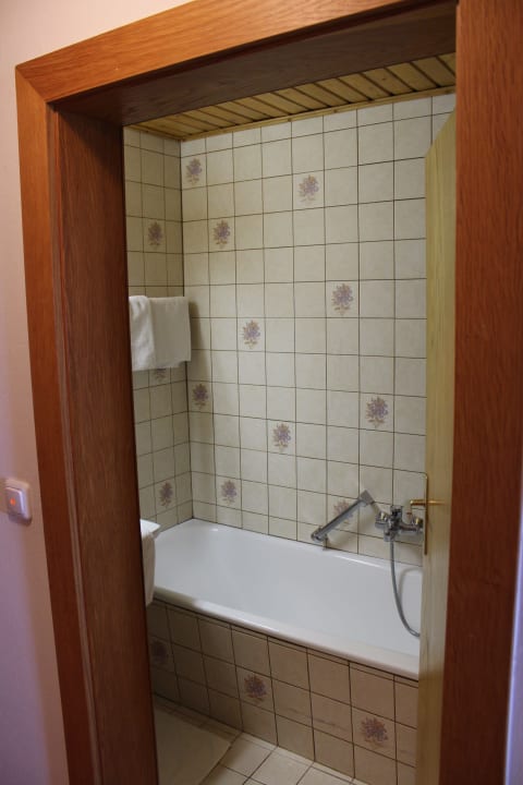 Badewanne Hotel Schneeweiß