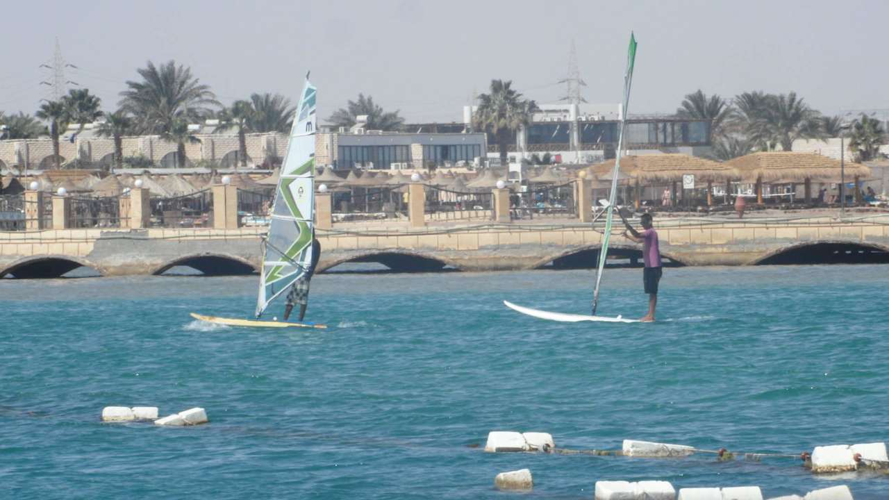 Strandabschnitt Nachbarhotels Pickalbatros Alf Leila Wa Leila Resort - Neverland Hurghada