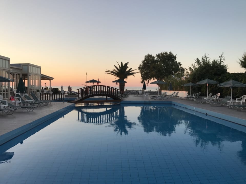 Pool Hotel Kathrin Beach