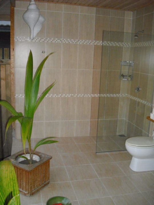 Dusche und WC Kuredu Island Resort & Spa