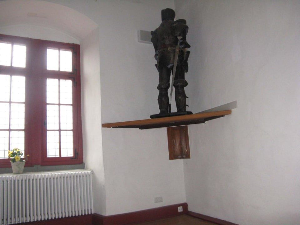 Ritterrüstung Grafenschloss-Jugendherberge Diez