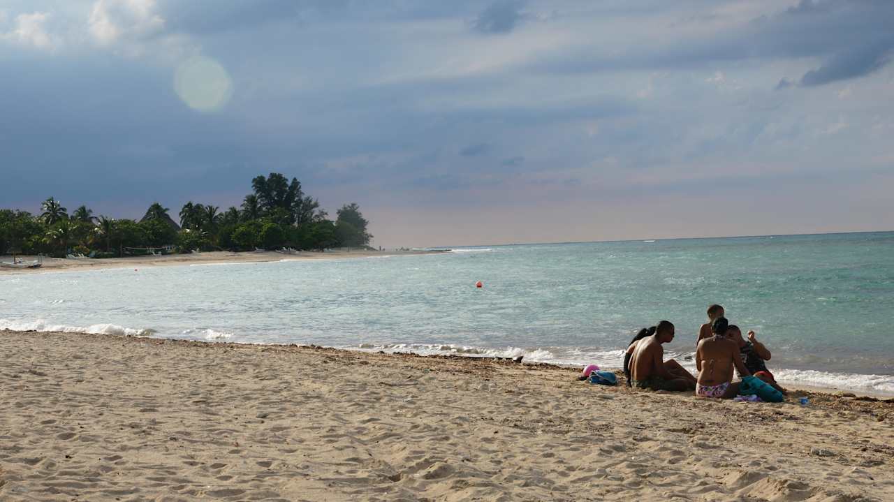 Wenig Menschen am Strand-Ruhe pur! Memories Jibacoa