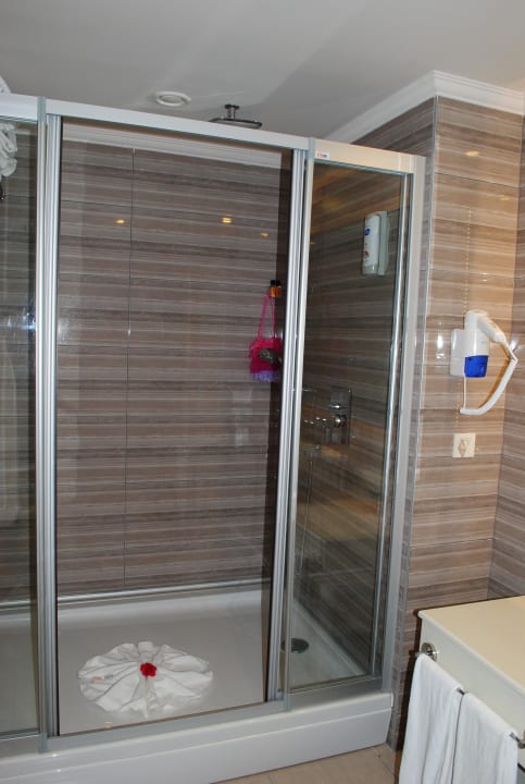 Кабинка с тропическим душем Hotel Delphin Imperial