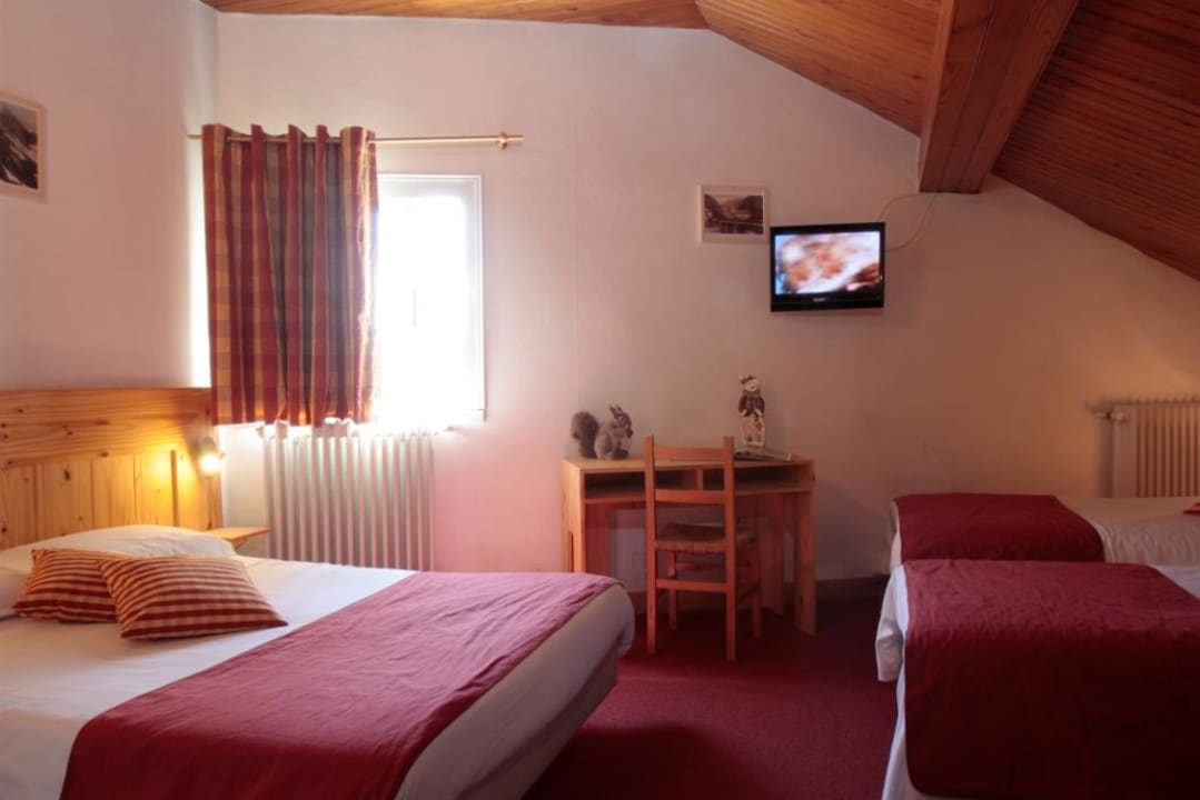 Chambre triple Hotel Logis L'ecureuil
