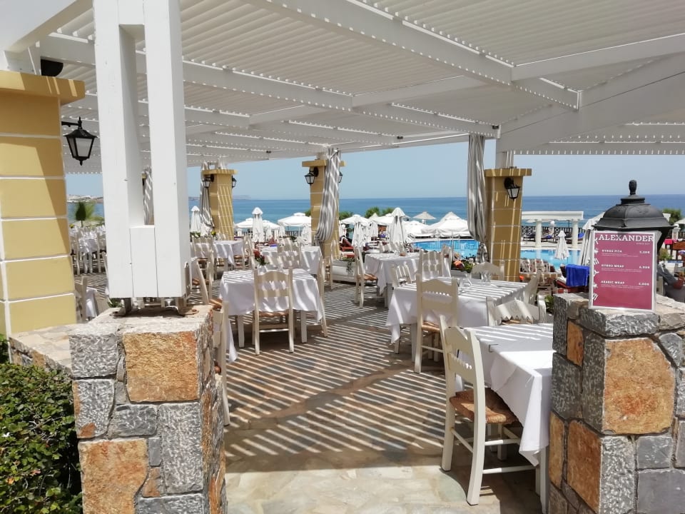 Außenansicht Alexander Beach Hotel & Village Resort