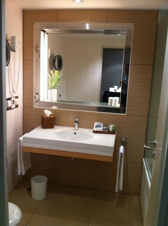 Badezimmer Sheraton Berlin Grand Hotel Esplanade
