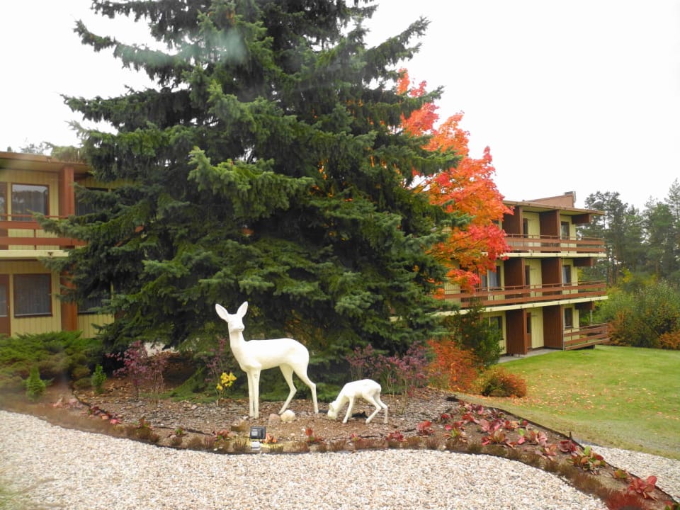 Gepflegte Außenanlage Hotel Mercure Mrągowo Resort & Spa