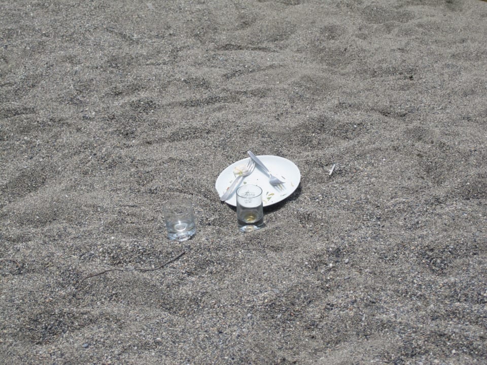 Das nennen sie "Strand" Senza Sunset Beach Hotel